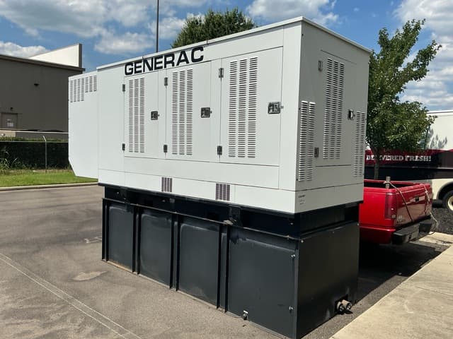 2006 Generac 7093410200 400 kW Skid-Mounted Generator Set - alternate view