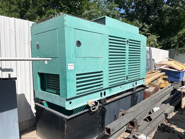 2002 Cummins 300DFCB-3184 375 kVA Skid-Mounted Generator Set - alternate view