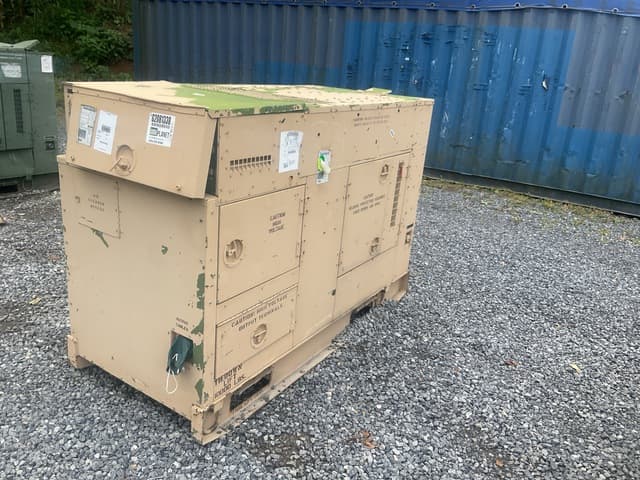 2006 L3 MEP-805B 30kW Generator Set - alternate view