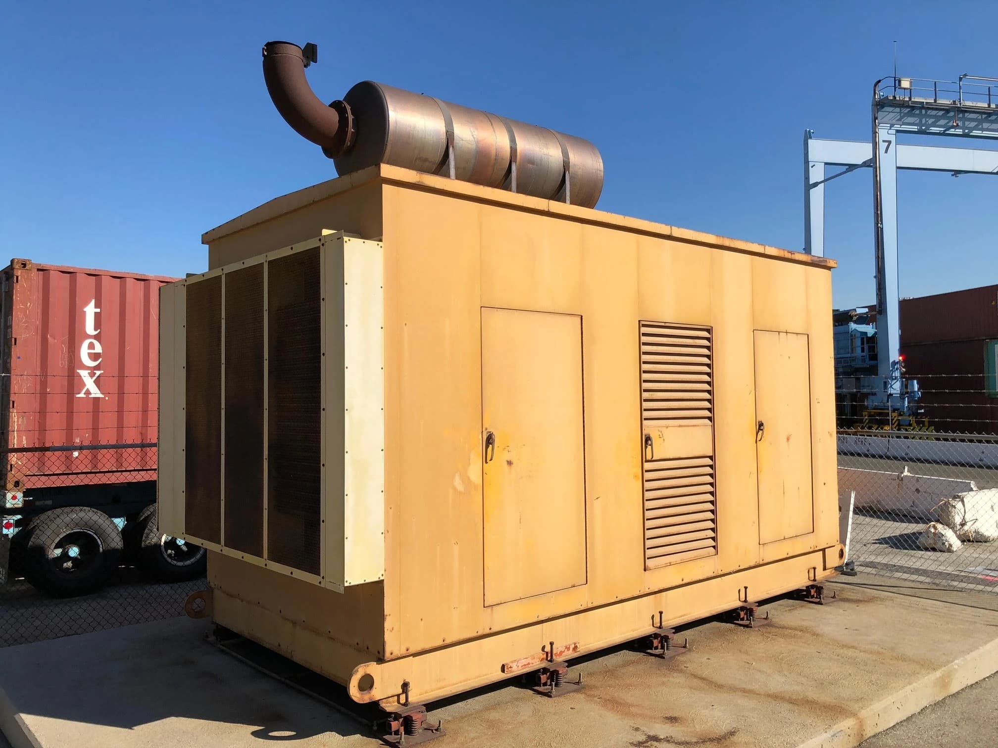 Caterpillar 3508 - 800KW Diesel Generator Set