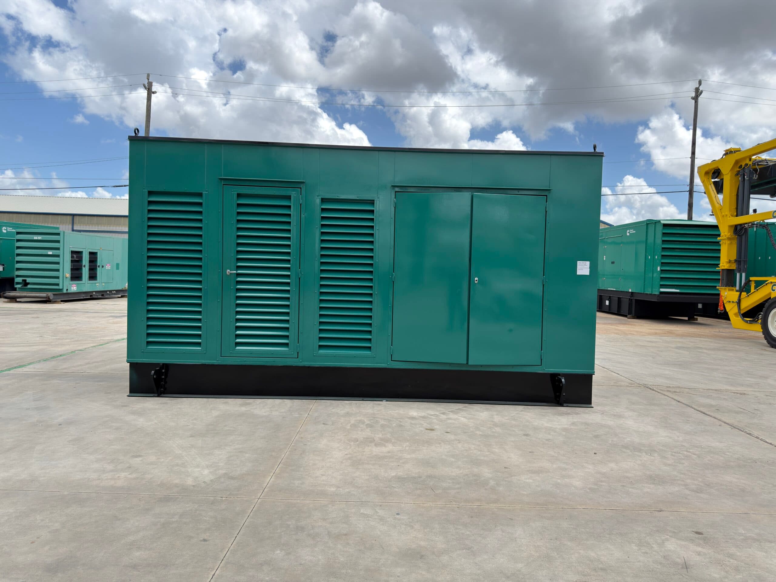 Low Hour Cummins QST30-G1 750KW Tier 1 Diesel Generator Set - Depco Power Systems
