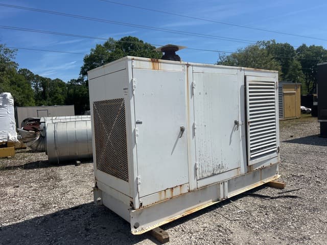 Cat 3406 210 kW Skid-Mounted Generator Set - alternate view