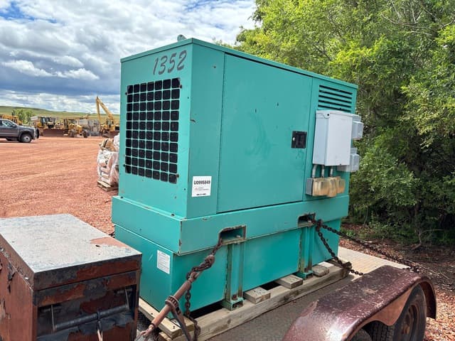 2005 Cummins DKAC-5739870 15 kW Generator Set - alternate view