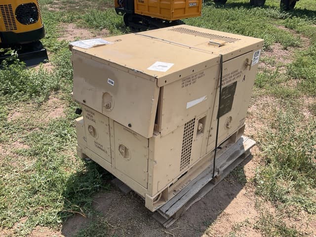 2004 Fermont MEP-802A 5kW Generator Set - alternate view