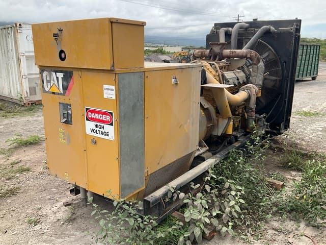 2007 Cat 600KW Skid-Mounted Generator Set - alternate view