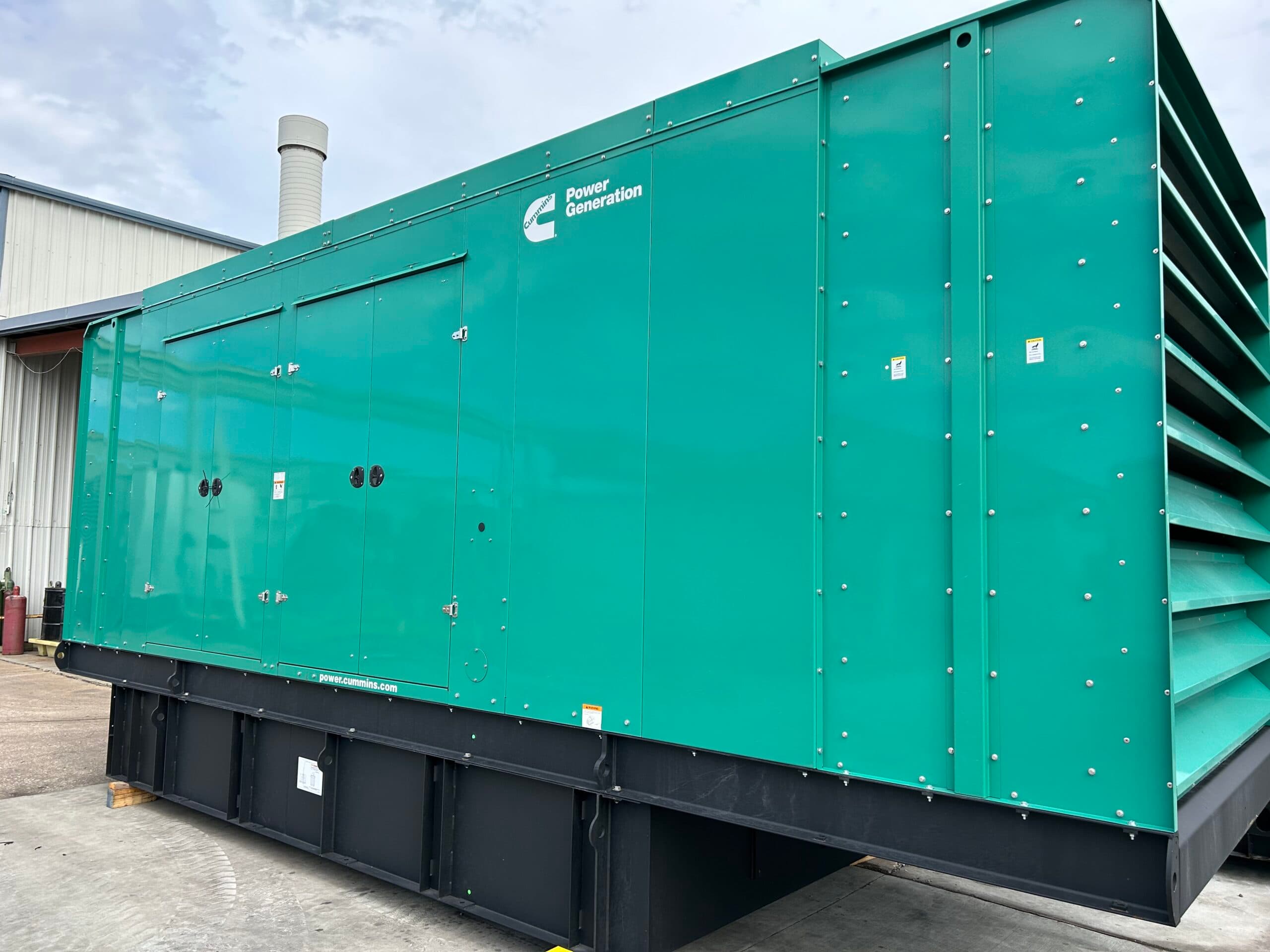 New Cummins QSK23 750KW Tier 2 Diesel Generator Set - Depco Power Systems - view 2