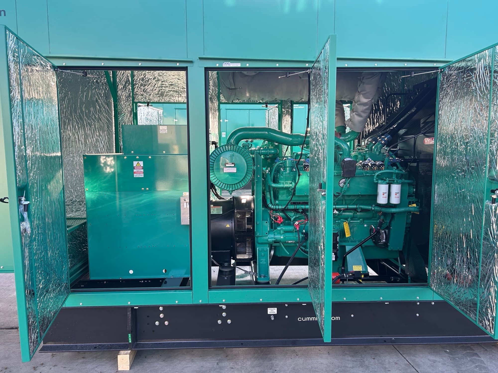 New Cummins GTA28E 500KW Natural Gas Generator Set - view 4