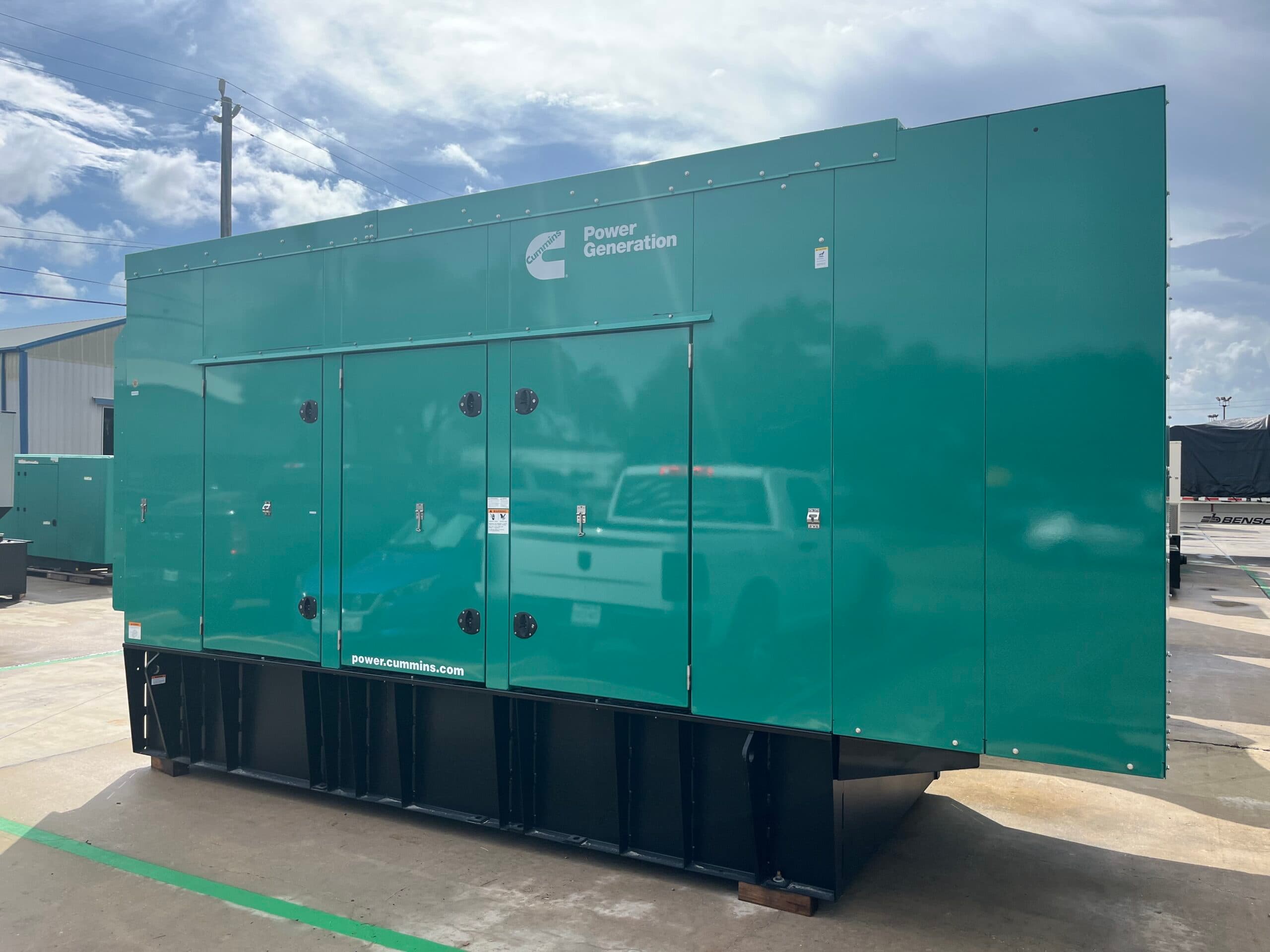 New Cummins QSX15-G9 500KW Tier 2 Diesel Generator Set - view 3